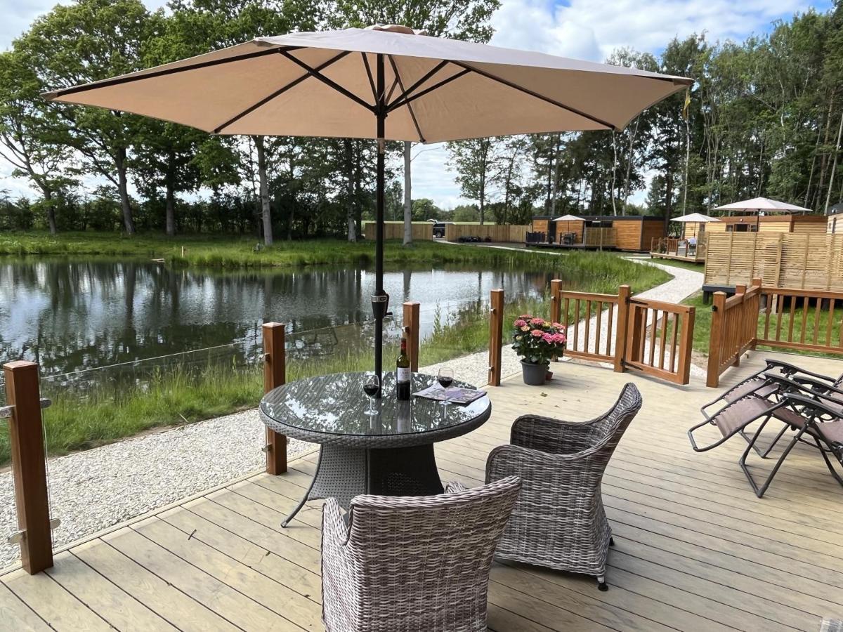 Oak Boutique Lodge Includes Hot Tub Air Con & Dog 约克 外观 照片